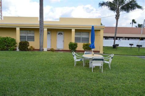 The Monterey Beach Resort St. Pete Beach Exterior photo