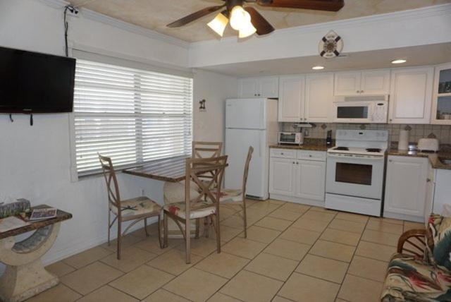 The Monterey Beach Resort St. Pete Beach Exterior photo