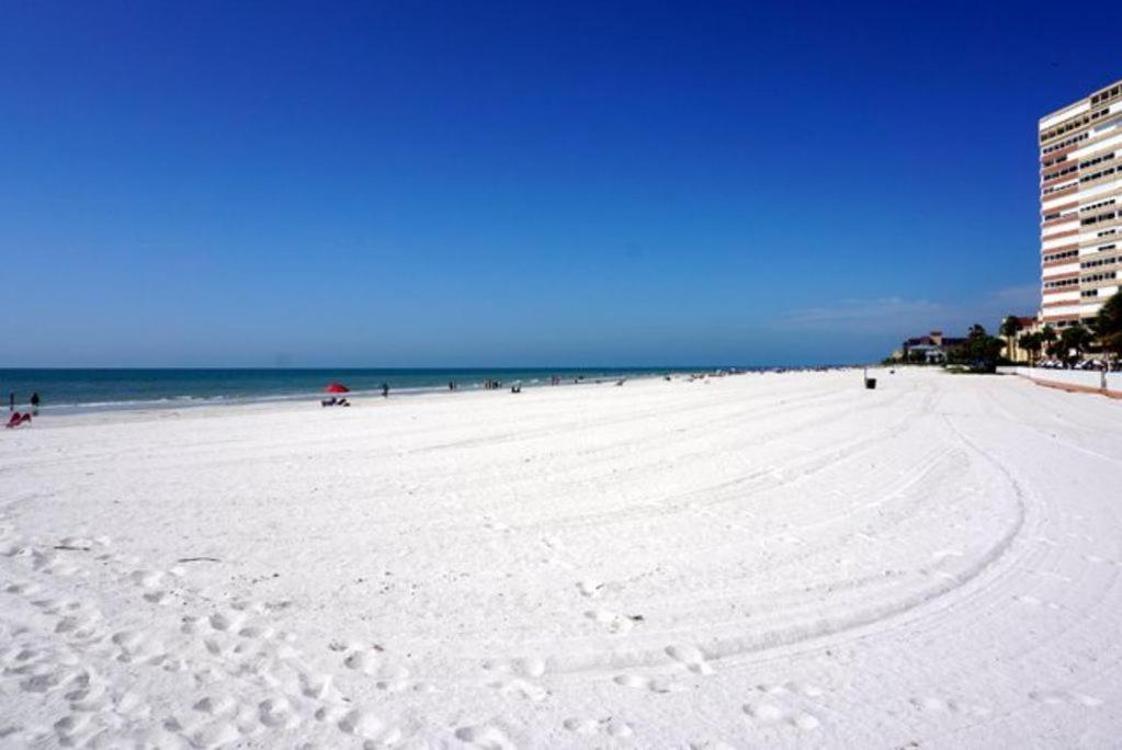 The Monterey Beach Resort St. Pete Beach Exterior photo
