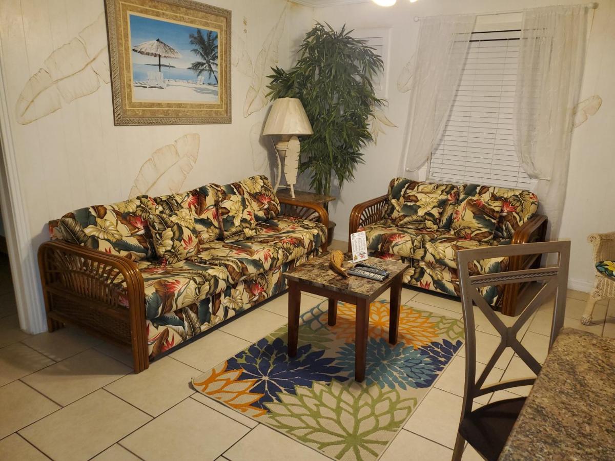 The Monterey Beach Resort St. Pete Beach Exterior photo